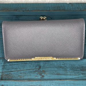 Cute wallet with kiss lock